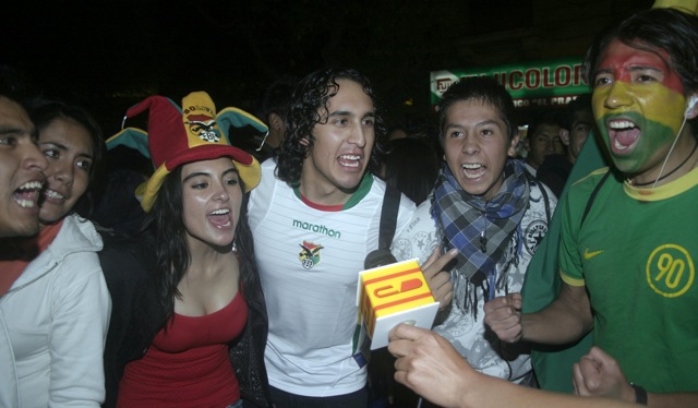 bolivian-soccer-fans2.jpg